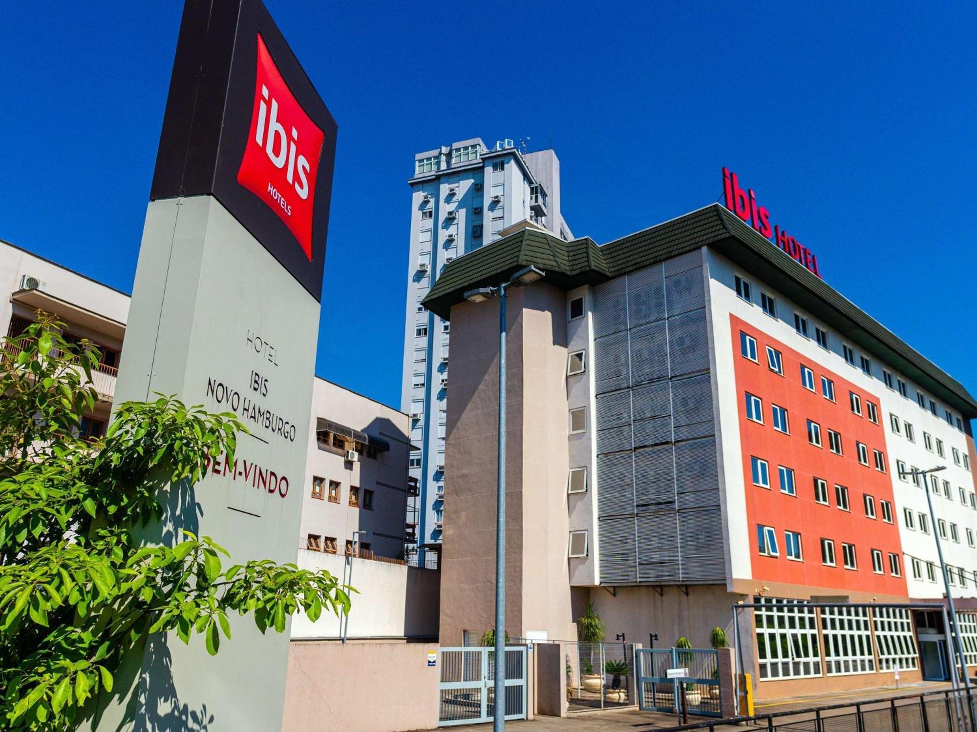 ホテル Ibis ノヴォ・アンブルゴ エクステリア 写真